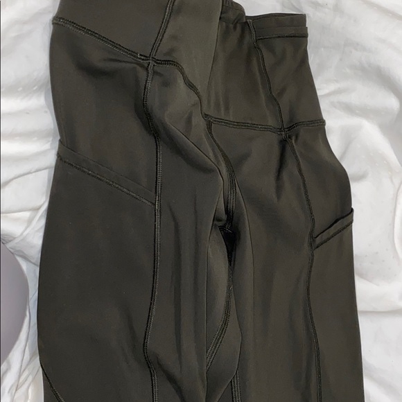 Lulu lemon leggings - Picture 2 of 4